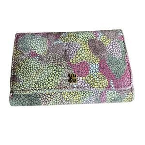 Hobo Jill medium trifold wallet in abstract foliage